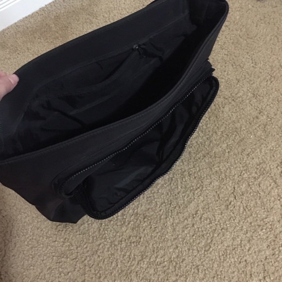 Esprit black messenger bag - Picture 3 of 7